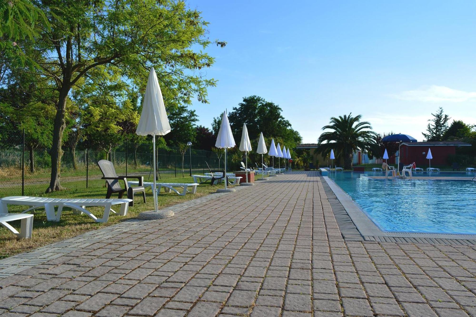 Centro Vacanze - Garden River อัลติโดนา ภายนอก รูปภาพ